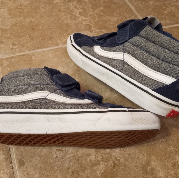 vans shoes with v on the side